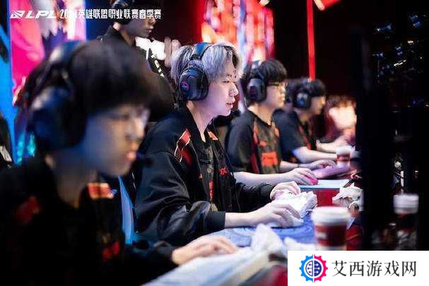 LPL总决赛上演虎牙巅峰德比，RNG与FPX谁能登顶春决